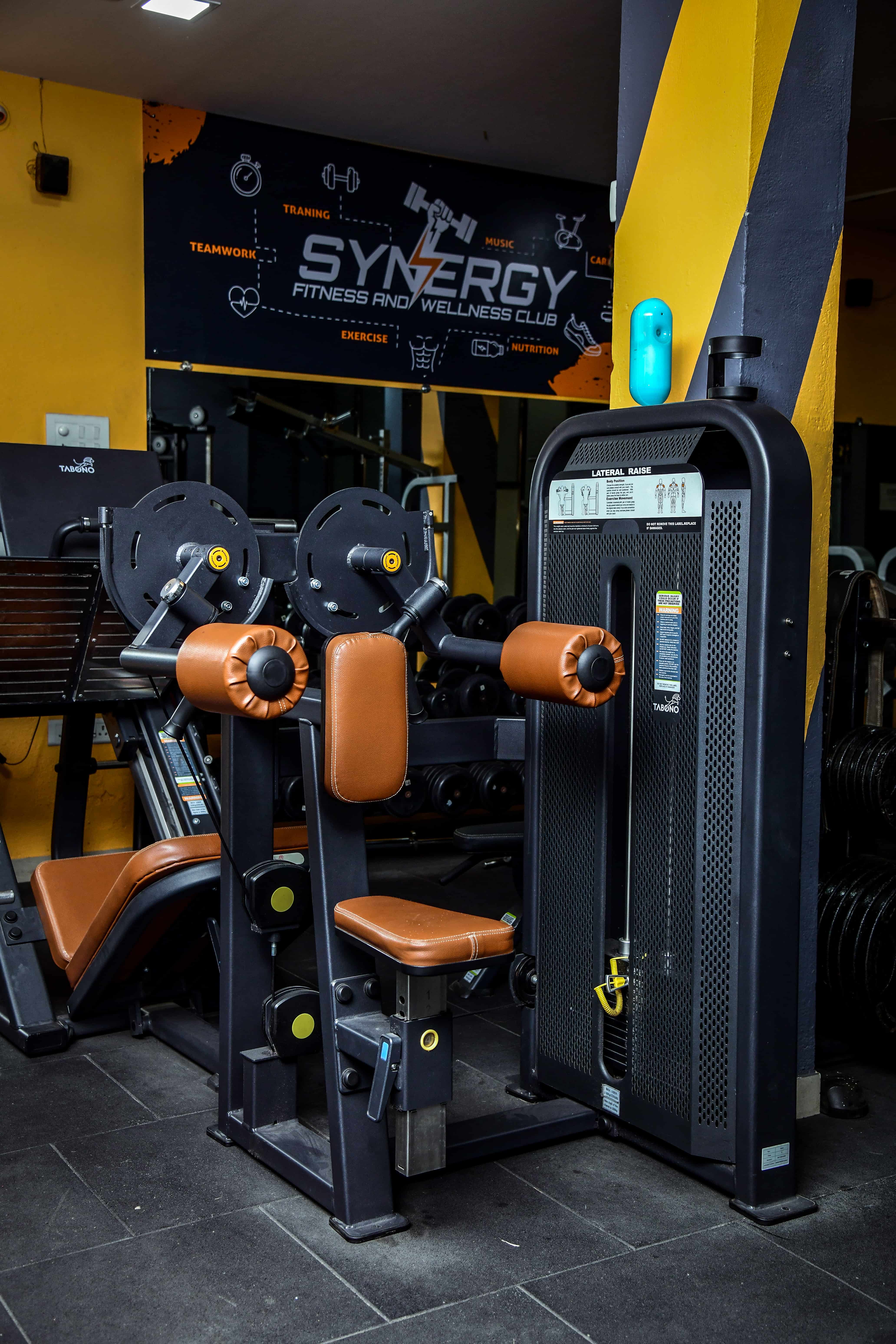 Member training at Synergy Fitness & Wellness Club, the best gym in Akola